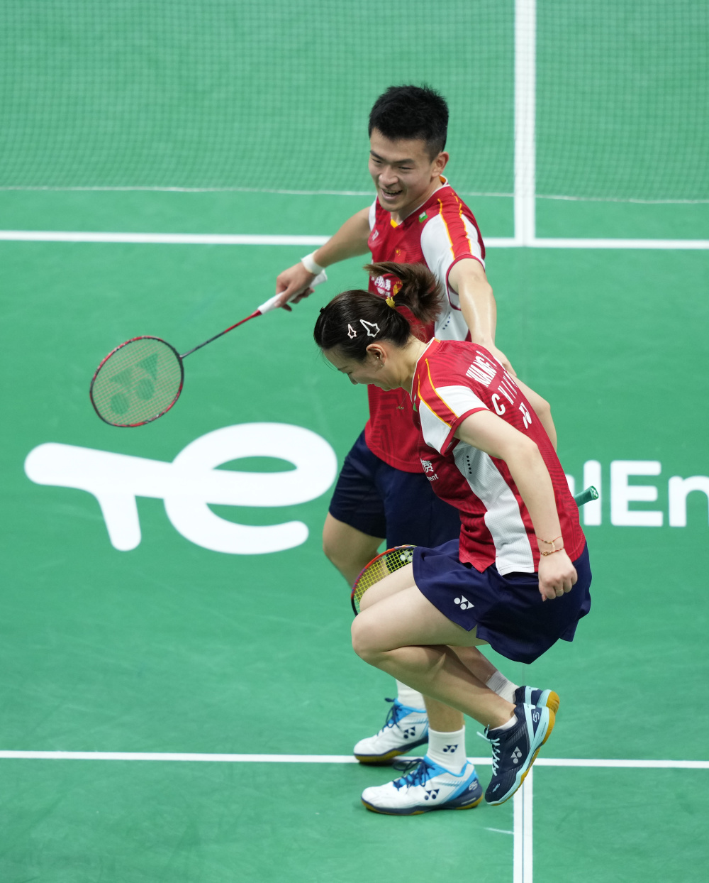 德国队鏖战中国队,郑思维刷新纪录 德国队鏖战中国队,郑思维刷新纪录