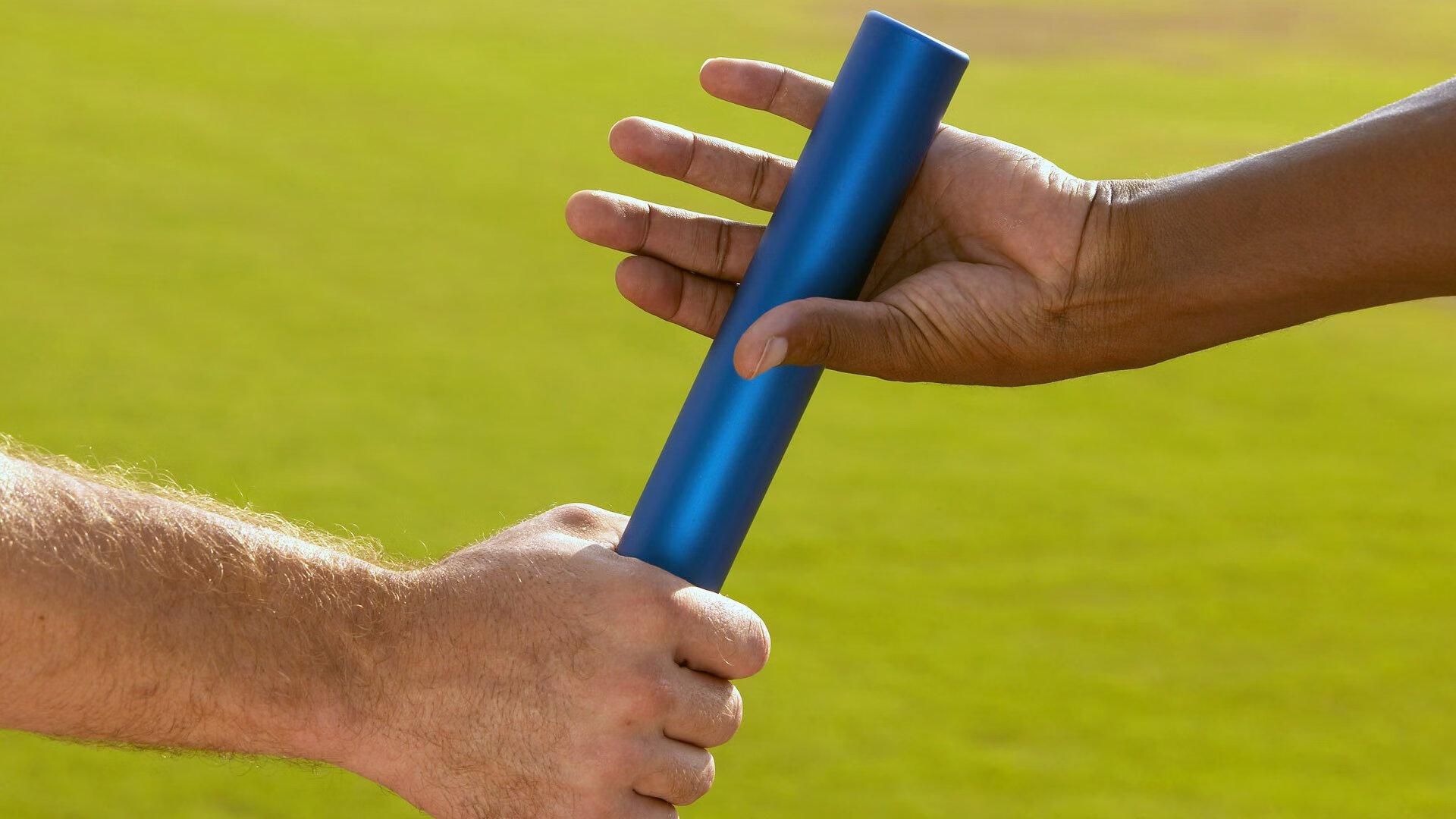 当F1引擎在巴林轰鸣，雄鹿用防守为体育写下终极隐喻